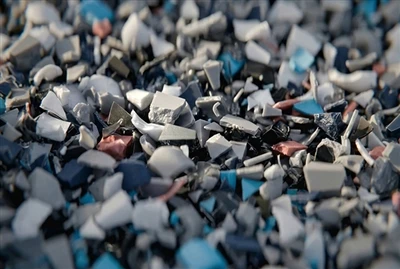 Strategiczne znaczenie recyklingu tworzyw sztucznych w samochodach